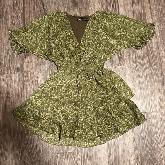 Zara Green and White Ruffled Wrap Mini Dress - Picture 2 of 9